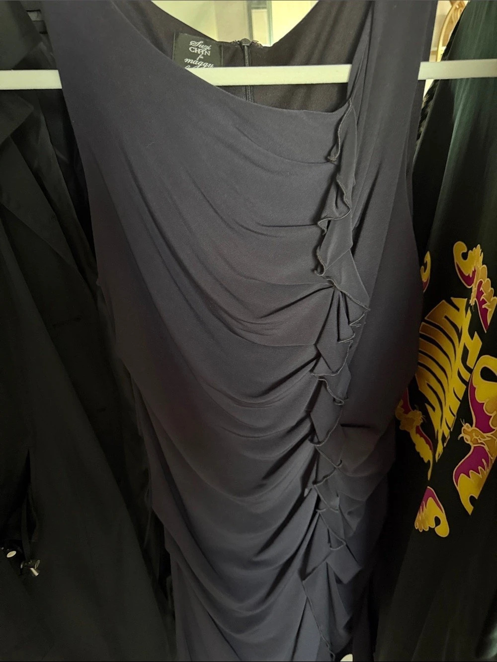 Boutique ruched maxi dress in navy Size 8 goid condition.